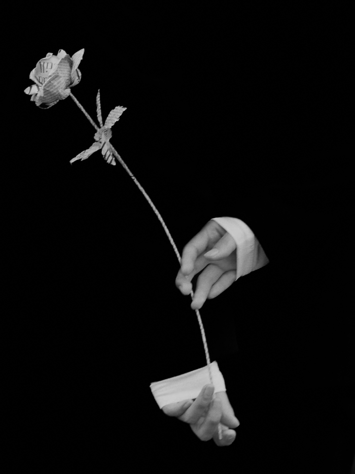 Headwear and corsages crafted with a focus on simple colours, shapes and materials. Each piece is handmade in our atelier.。